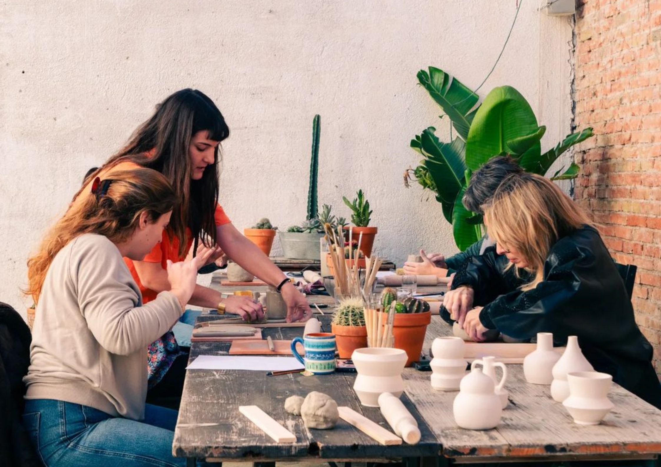 Team building creativos barcelona. Taller de murales grafitis